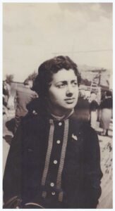 Dina adolescente